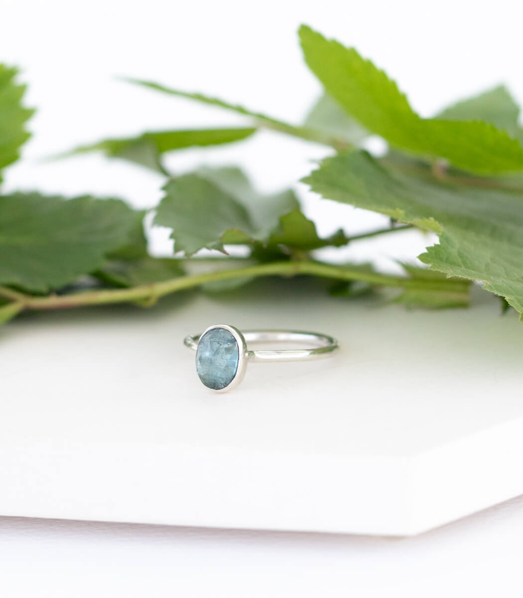 Silber Ring Kyanit blau Gr. 51 – von oben, Naturschmuck Unikat goodrun