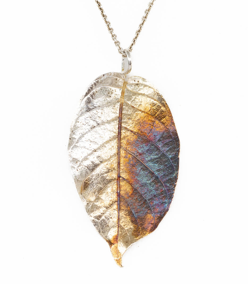 Silber Anhänger Walnussblatt – handgefertigter Naturschmuck aus echtem Walnussblatt, Recyclingsilber goodrun