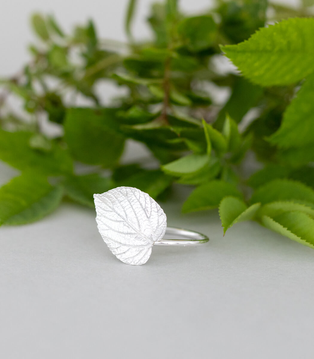 Silber Ring Lindenblatt Gr. 56 – handgefertigter Naturschmuck aus echtem Lindenblatt, Recyclingsilber goodrun