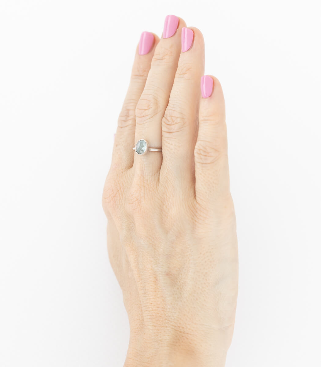 Kyanit wasserblau Ring Silber Gr. 57, Detailansicht blauer Stein, Naturschmuck – goodrun