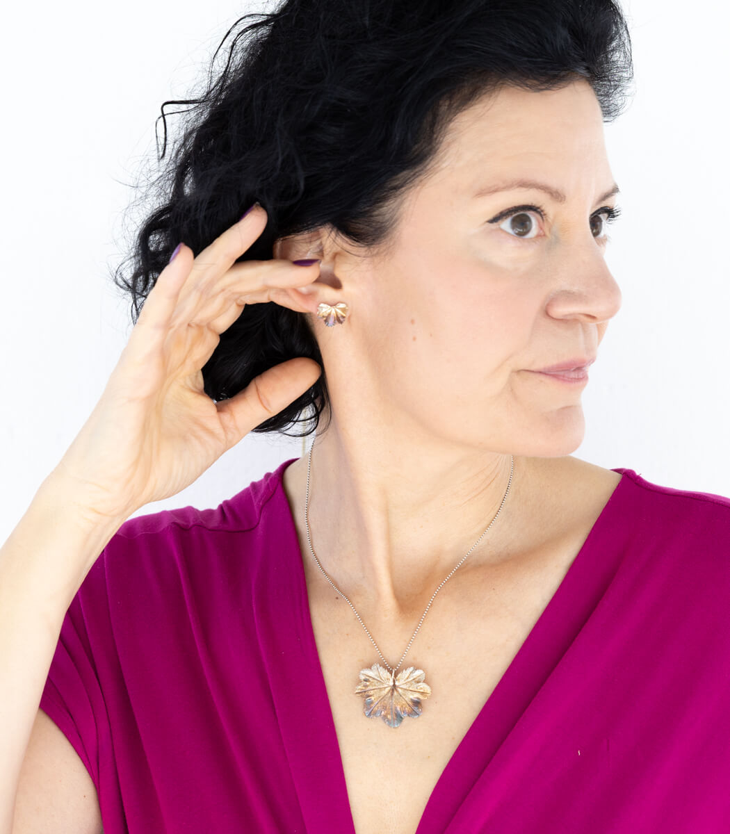 Frauenmantel Ohrstecker Silber, Gesamtansicht, handgefertigter Naturschmuck – goodrun