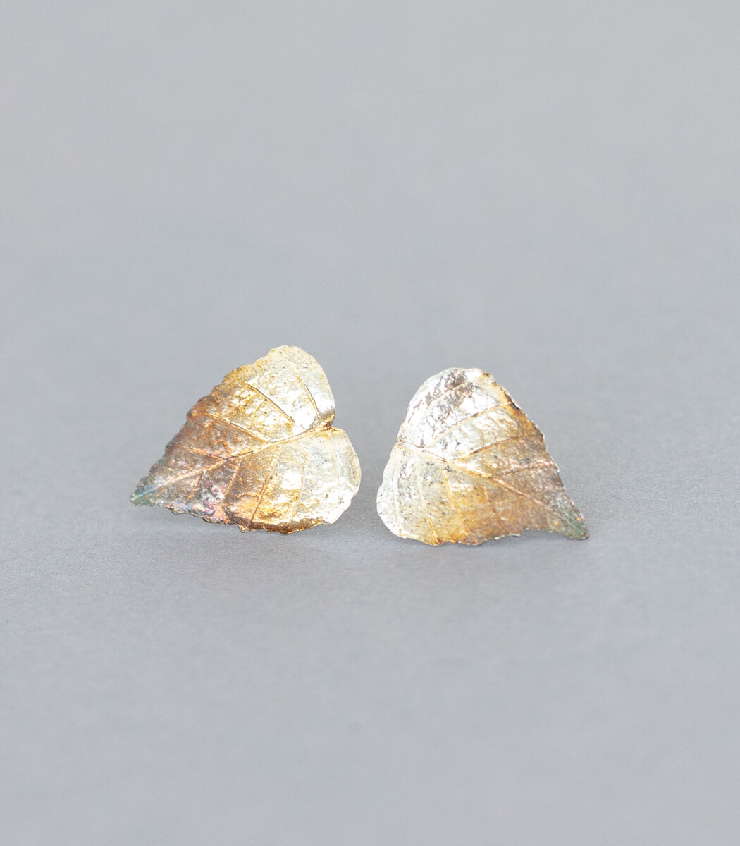 Birke Ohrstecker Silber, Gesamtansicht, handgefertigter Naturschmuck – goodrun