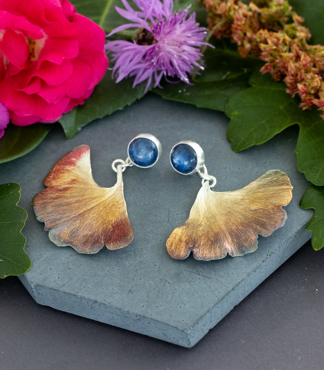Ginkgo Ohrhänger blauer Kyanit Silber