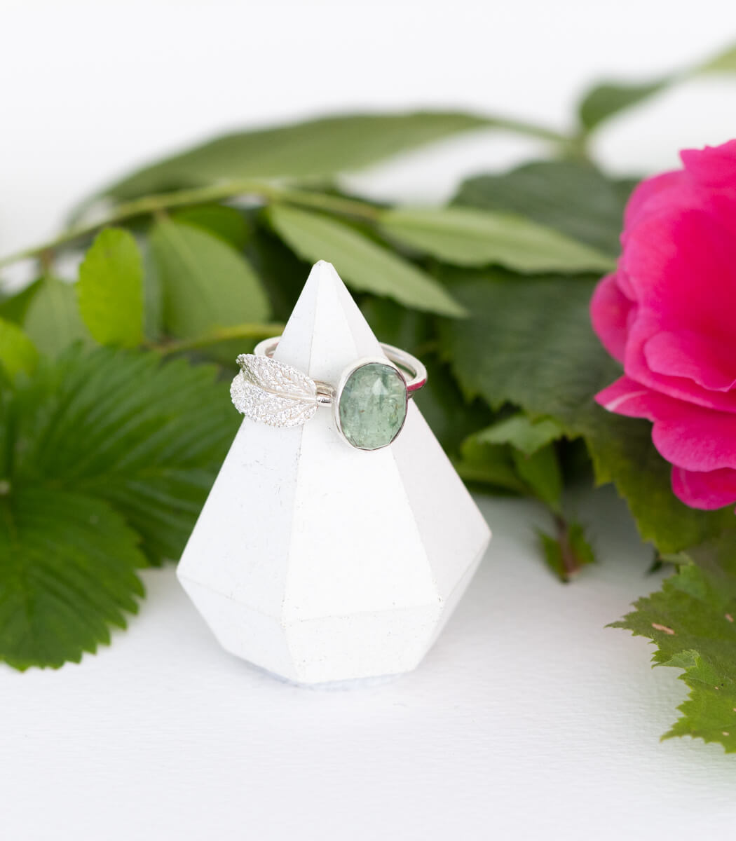 Silber Ring Salbeiblatt Gr. 53 – Nahaufnahme Blattstruktur, Naturschmuck goodrun