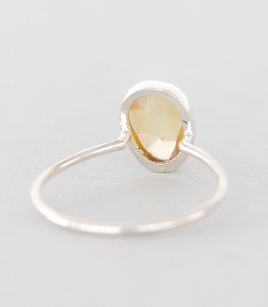 Citrin Ring Silber Gr. 58, Draufsicht, handgefertigter Schmuck – goodrun