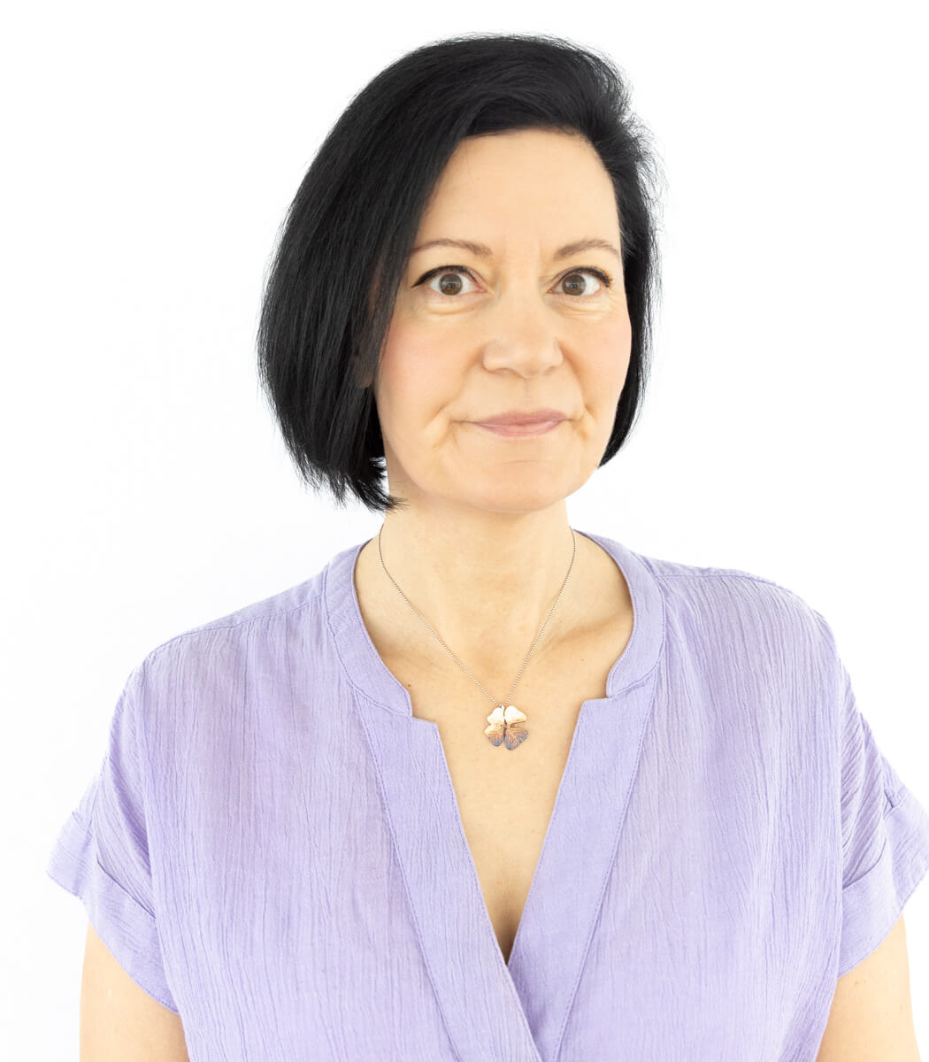 Silber Anhänger Glücksklee – Detailansicht Blattstruktur, Naturschmuck Unikat goodrun