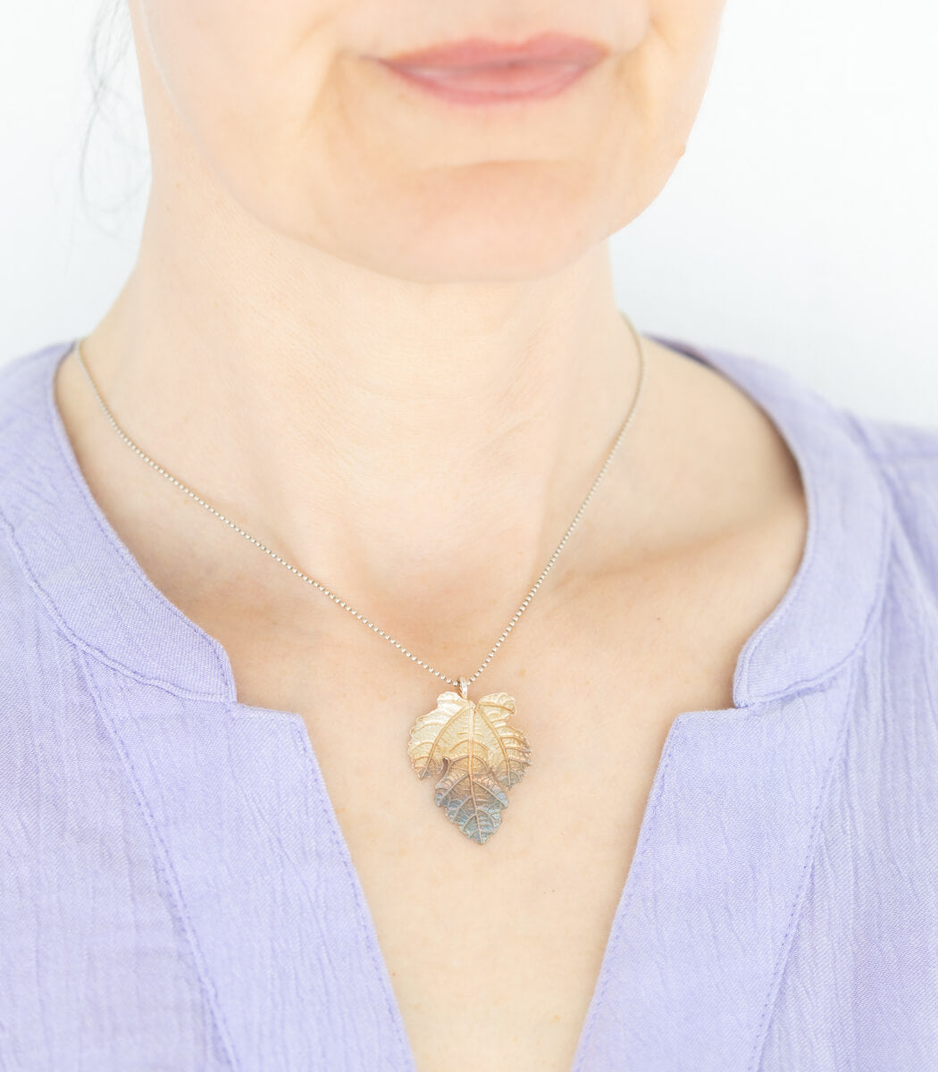 Feigenblatt Anhänger Silber, Detailansicht Blatt, Naturschmuck handgemacht – goodrun