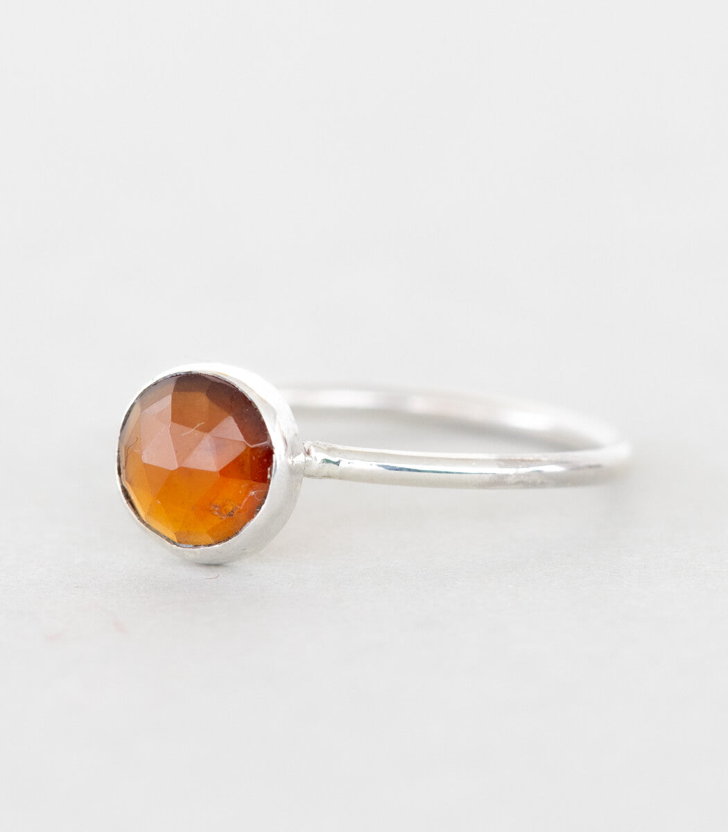 Silber Ring Hessonit Granat Gr. 54 – Seitenansicht Ringschiene, handgefertigt goodrun