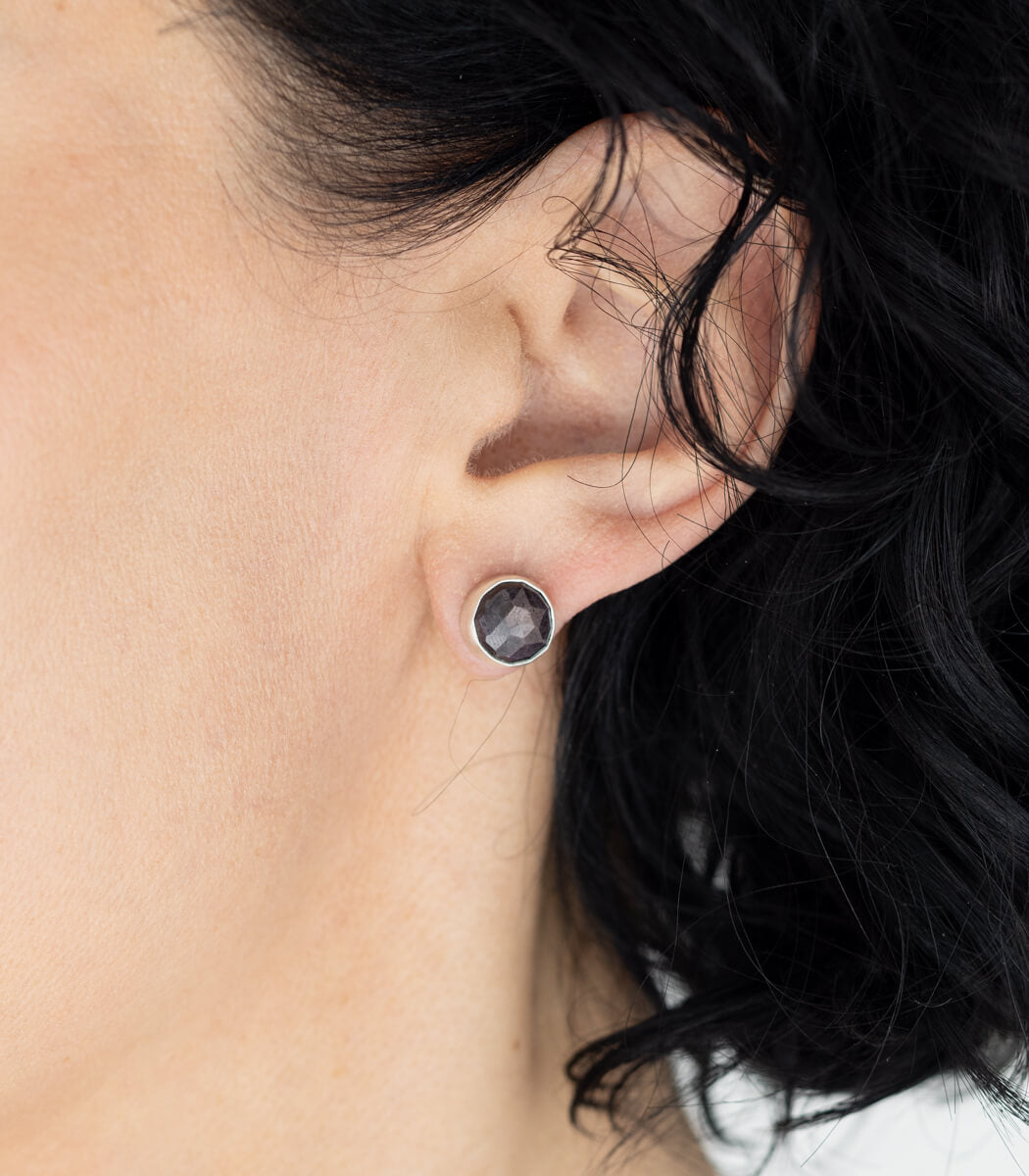 Haselnuss Ohrhänger Sternsaphir Silber, Gesamtansicht, handgefertigter Naturschmuck – goodrun