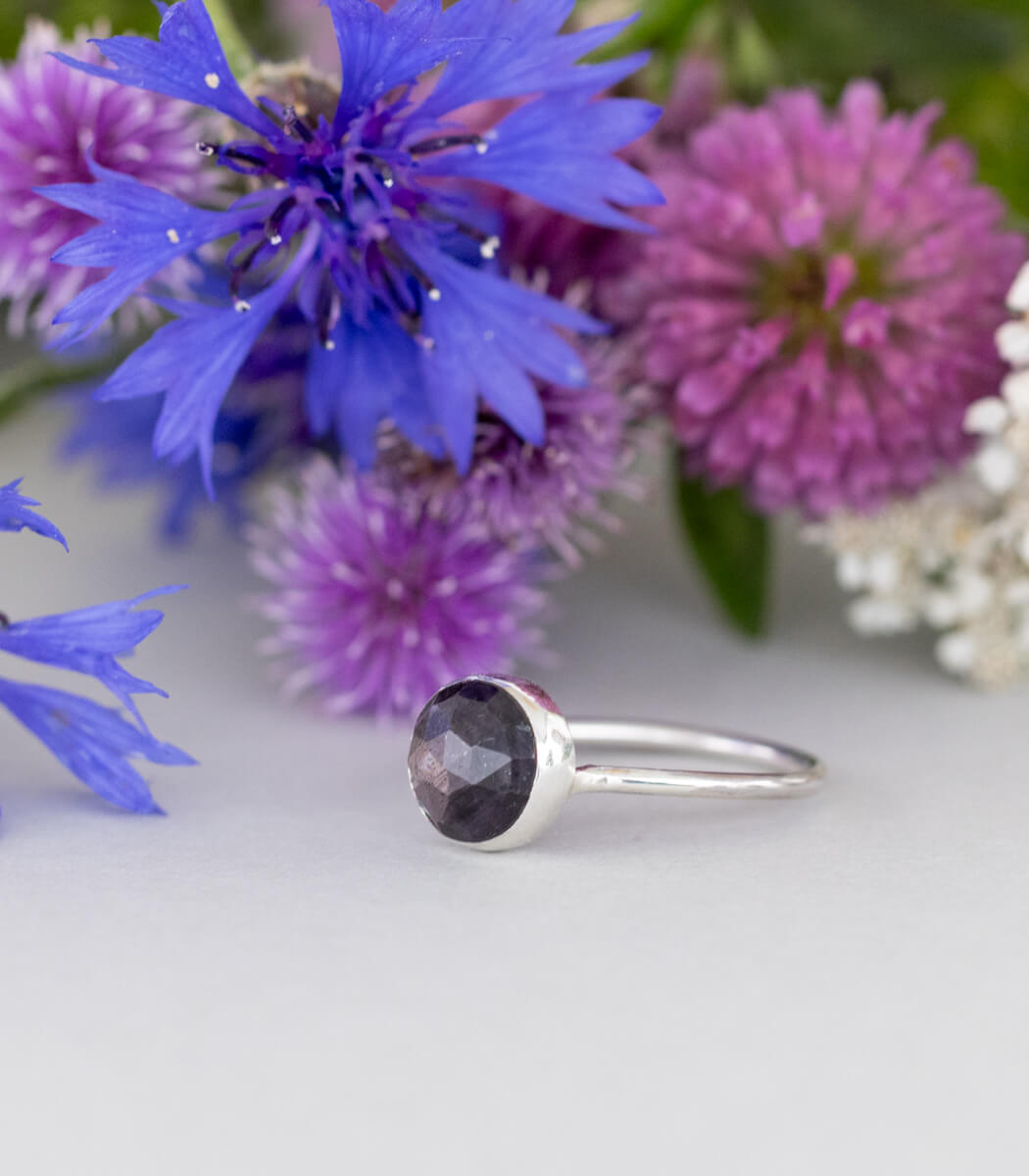 Stern Saphir Ring aus Recyclingsilber, Gr. 58, handgefertigt, Unikat – goodrun