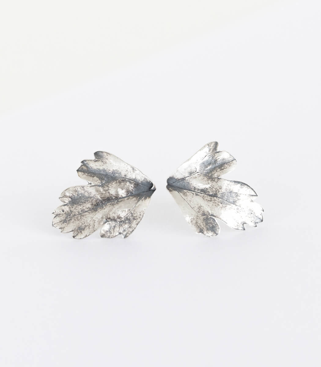 Silber Ohrstecker Petersilie – handgefertigte Naturschmuck Ohrstecker aus echtem Petersilienblatt, Recyclingsilber – goodrun