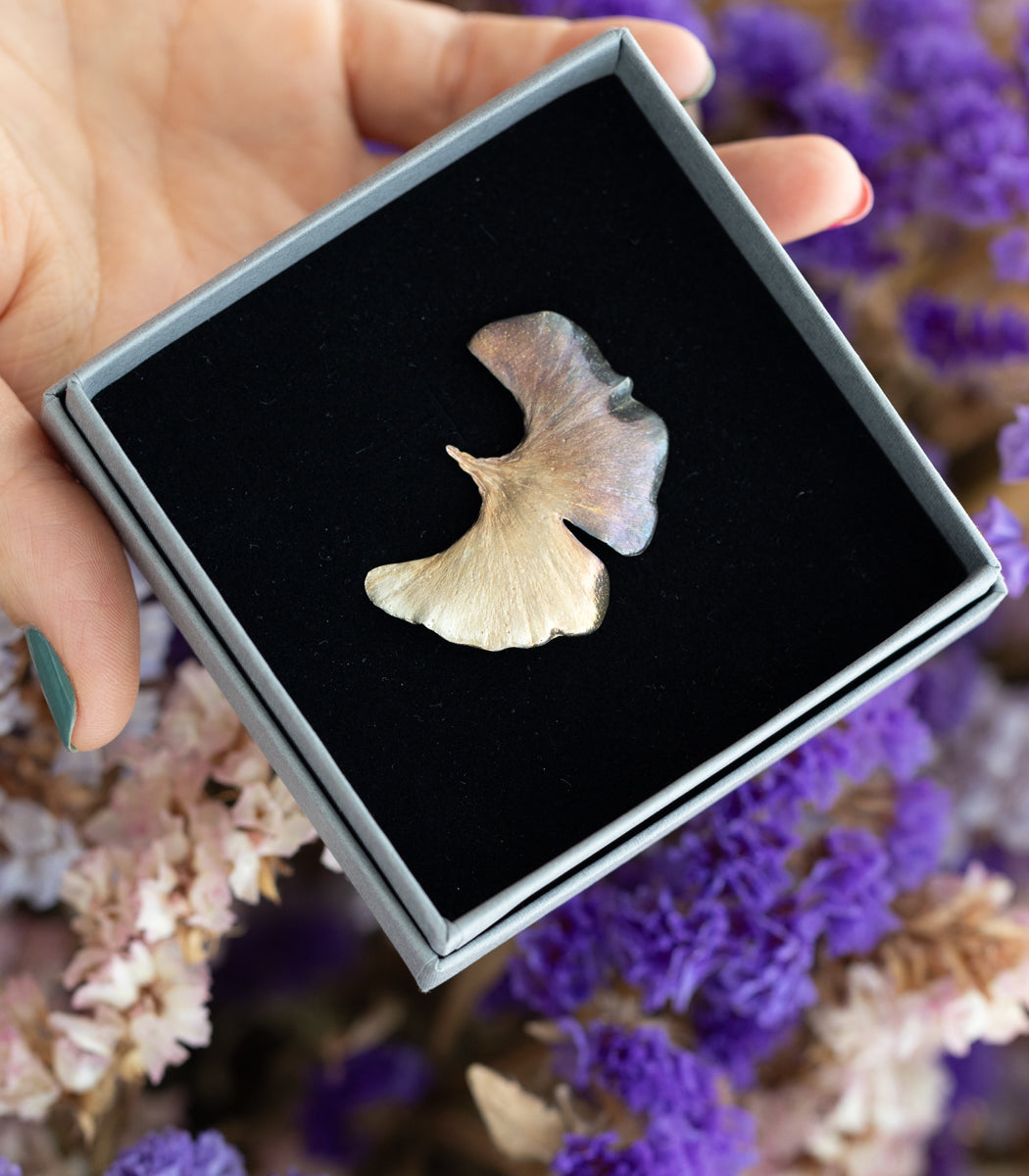 Ginkgo Silber Brosche getragen – Naturschmuck Brosche an der Kleidung, handgefertigt goodrun