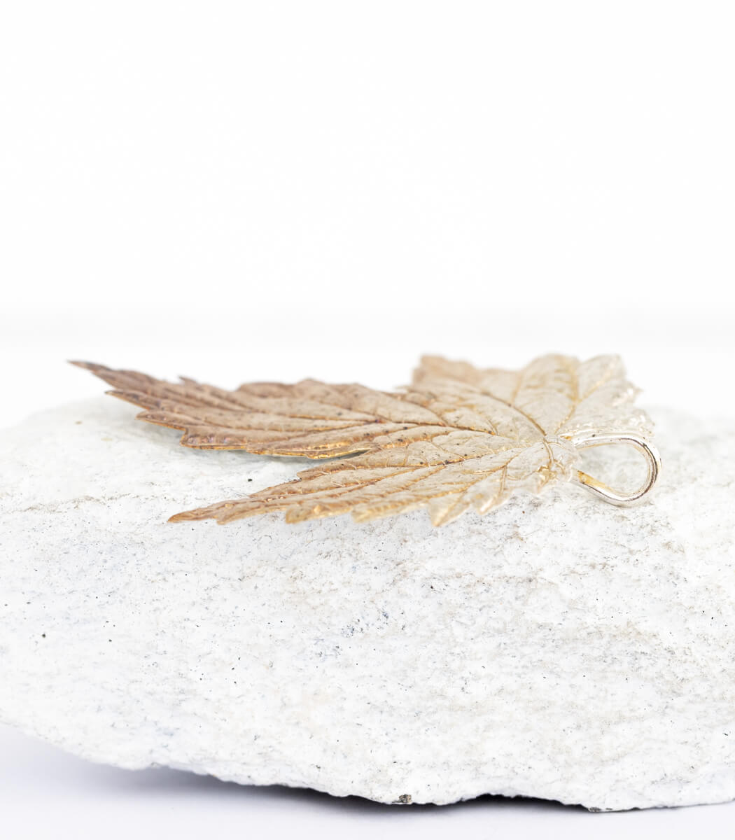 Silber Anhänger Hopfenblatt viertes Unikat – getragen, Naturschmuck aus echtem Hopfenblatt goodrun