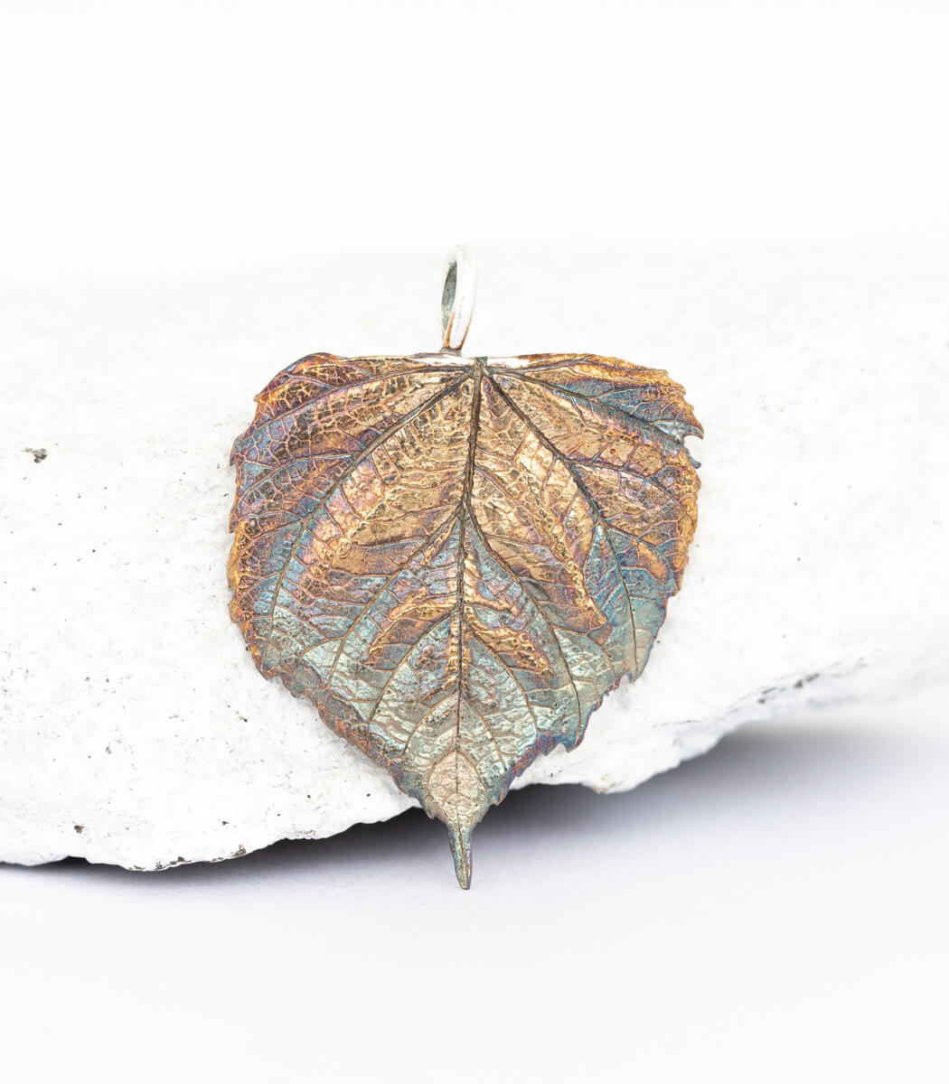 Silber Anhänger Lindenblatt – handgefertigter Naturschmuck aus echtem Lindenblatt, Recyclingsilber – goodrun