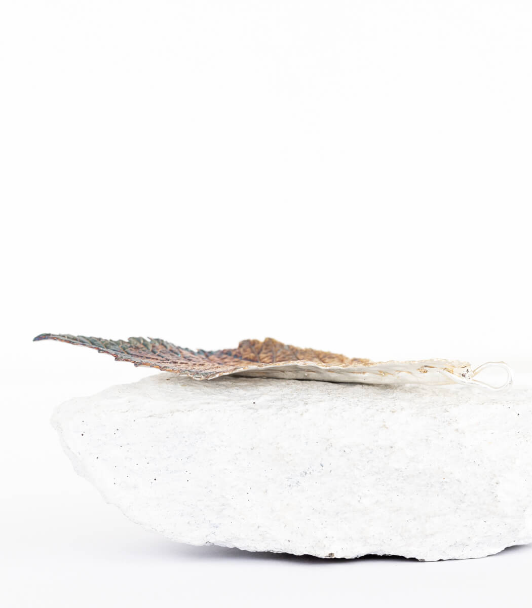 Ulme Silber Anhänger – Größenvergleich, handgefertigtes Naturschmuck Einzelstück von goodrun