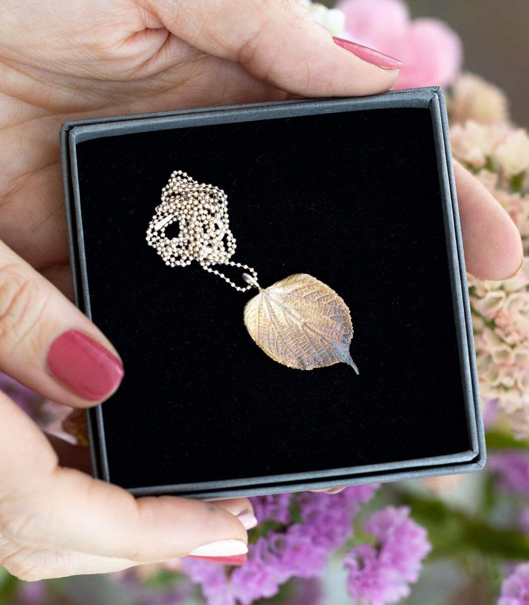 Silber Lindenblatt Kette – zweites Unikat am Hals, feiner Naturschmuck Anhänger von goodrun