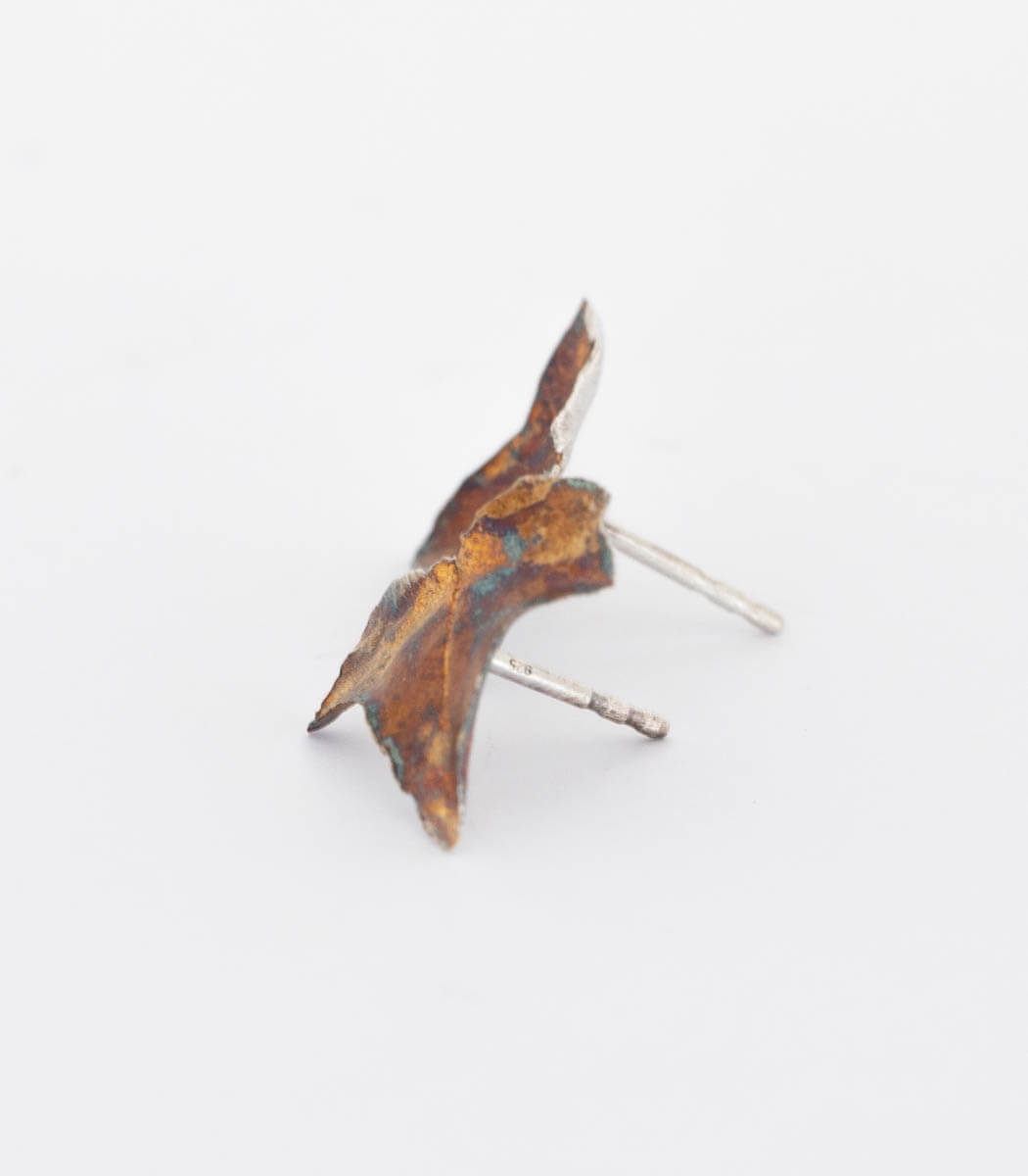 Silber Ohrstecker Efeublatt – Rückseite mit Schmetterlingsverschluss, handgefertigtes Naturschmuck Unikat