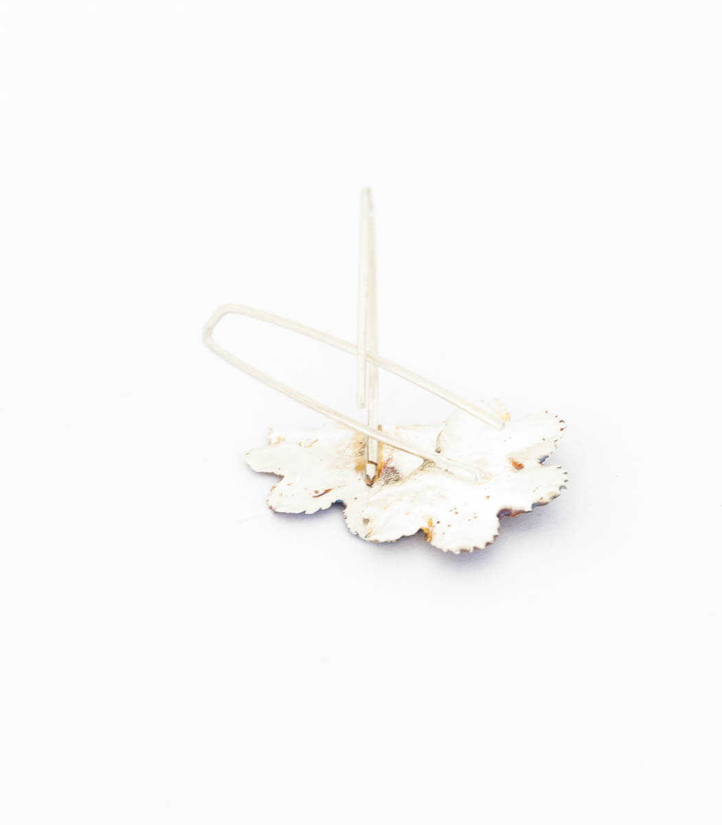 Frauenmantel Ohrhänger Silber – Größenvergleich, feiner Naturschmuck aus Recyclingsilber goodrun