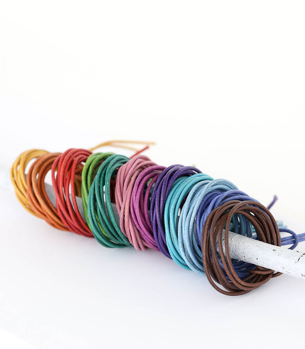 Lederband Silberverschluss Farben – verschiedene Farben mit Karabiner aus Silber, Naturschmuck Accessoire