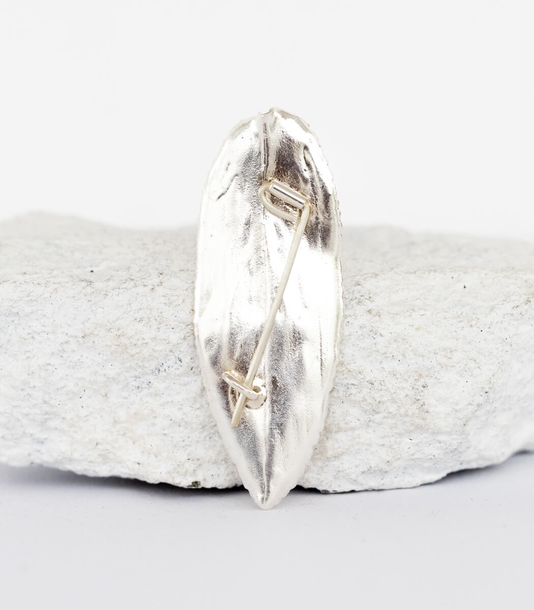 Salbeiblatt Brosche Silber – drittes Stück Größenvergleich, handgefertigtes Naturschmuck Unikat