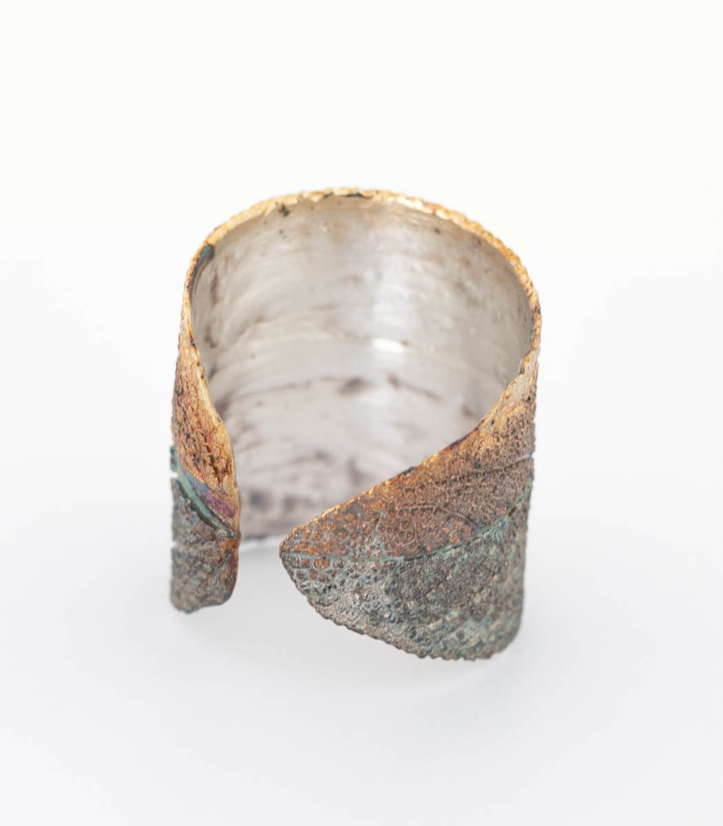 Silber Ring Salbei Größe 61 – seitliche Ansicht, gleichmäßige Silberauflage auf dem originalen Salbeiblatt