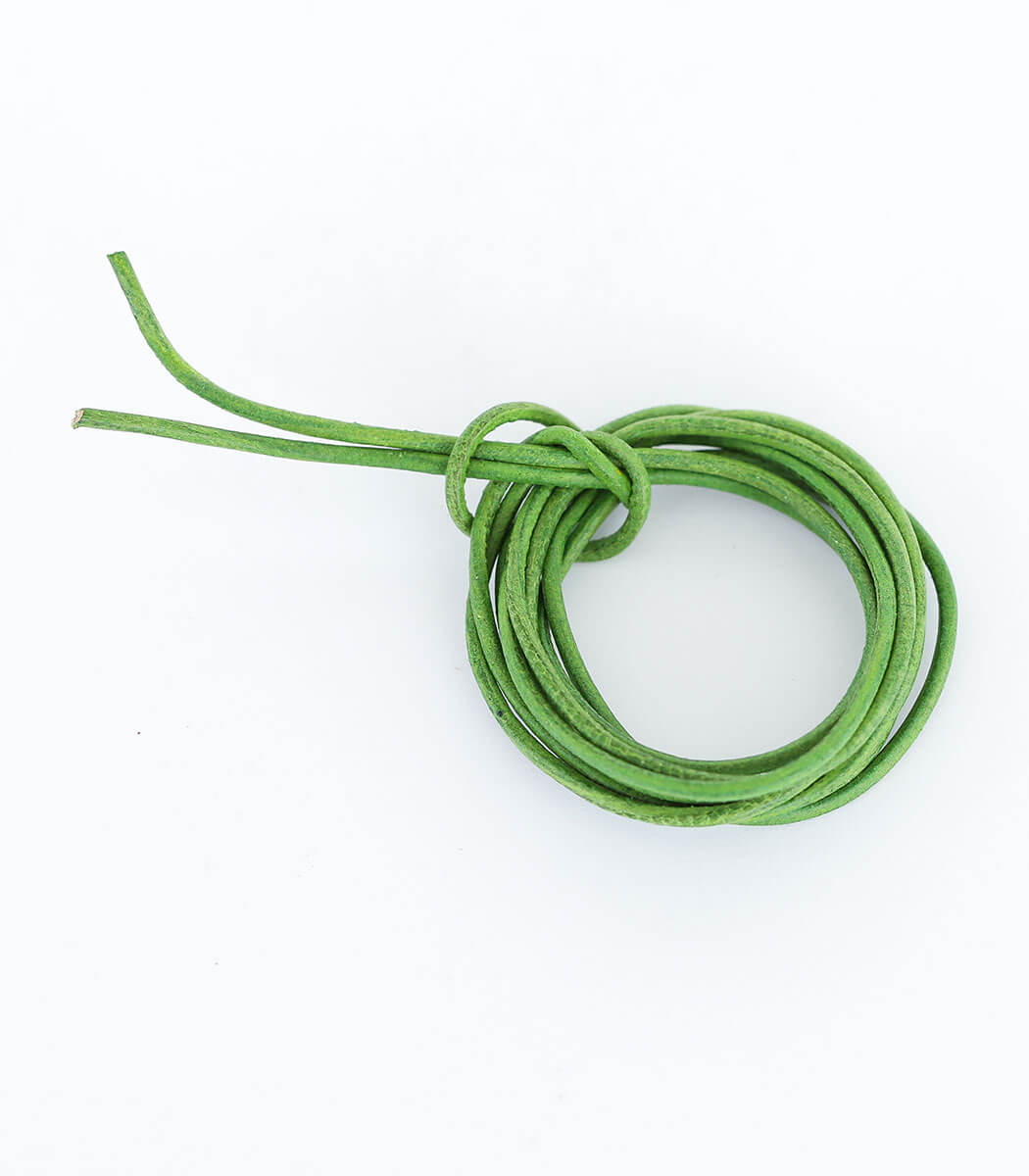 Lederband Silberverschluss – Rückseite und Verschluss, robustes Lederband für Naturschmuck Anhänger