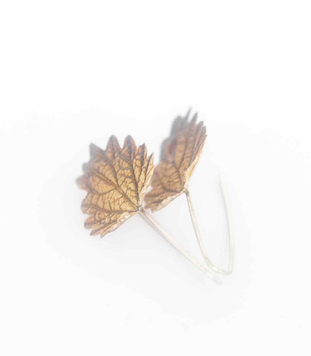 Brennnessel Ohrhänger Silber – Größenvergleich, eleganter Naturschmuck aus Recyclingsilber