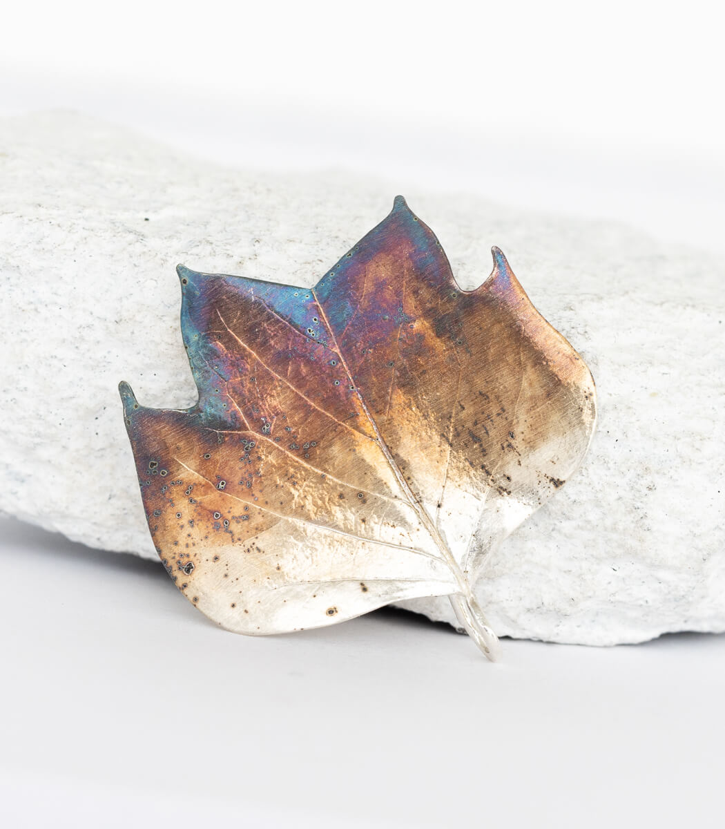 Silber Tulpenbaum Anhänger – Größenvergleich, handgefertigtes Naturschmuck Einzelstück von goodrun