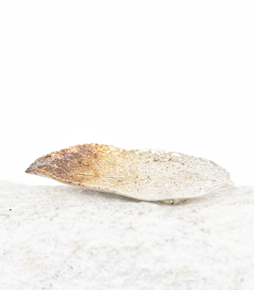 Silber Brosche Salbeiblatt – zweites Stück Rückseite mit Stecknadel, Naturschmuck Einzelstück