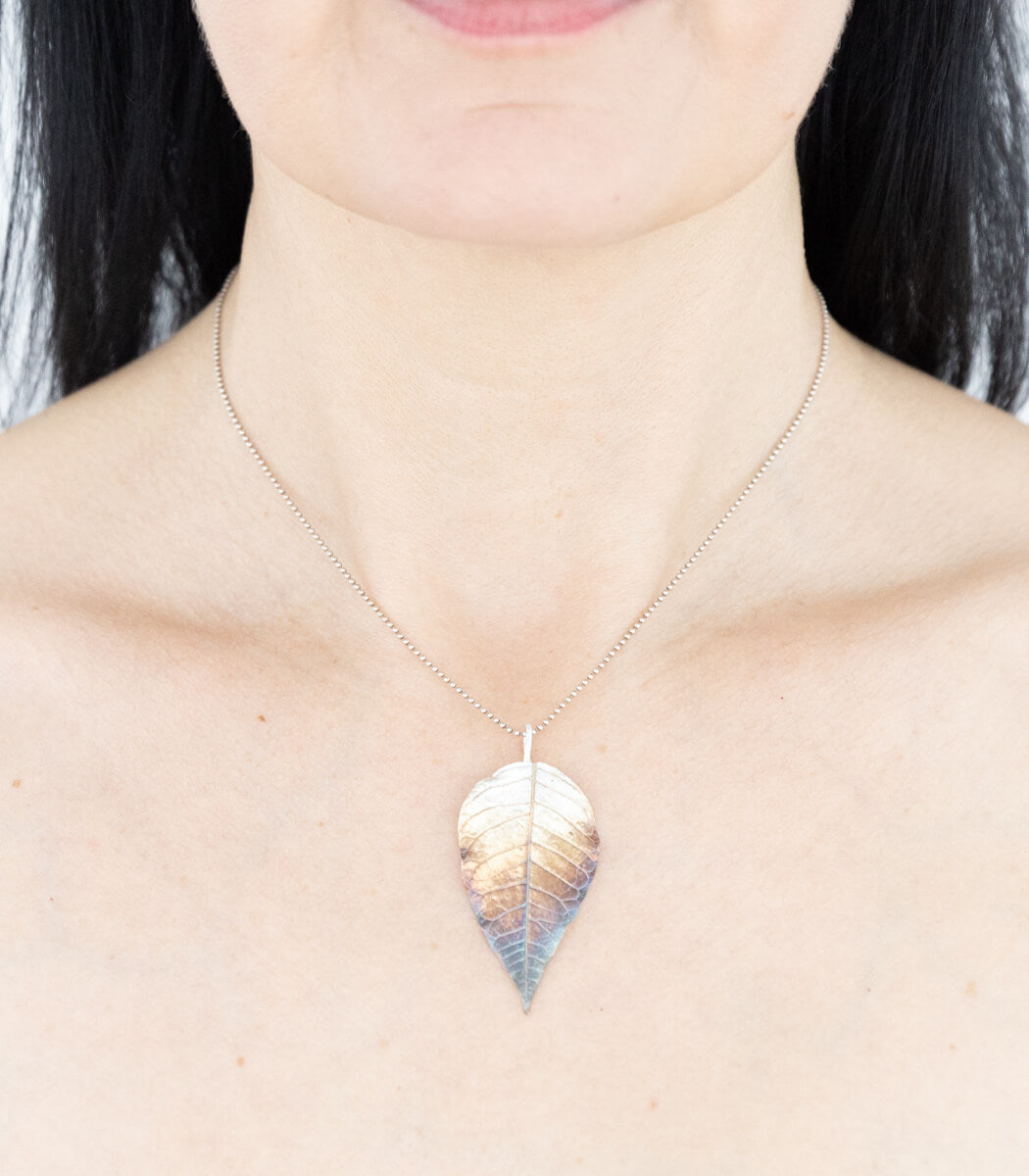 Weihnachtsstern Silber Anhänger – zweites Unikat Detailansicht, feine Sternstruktur in Recyclingsilber