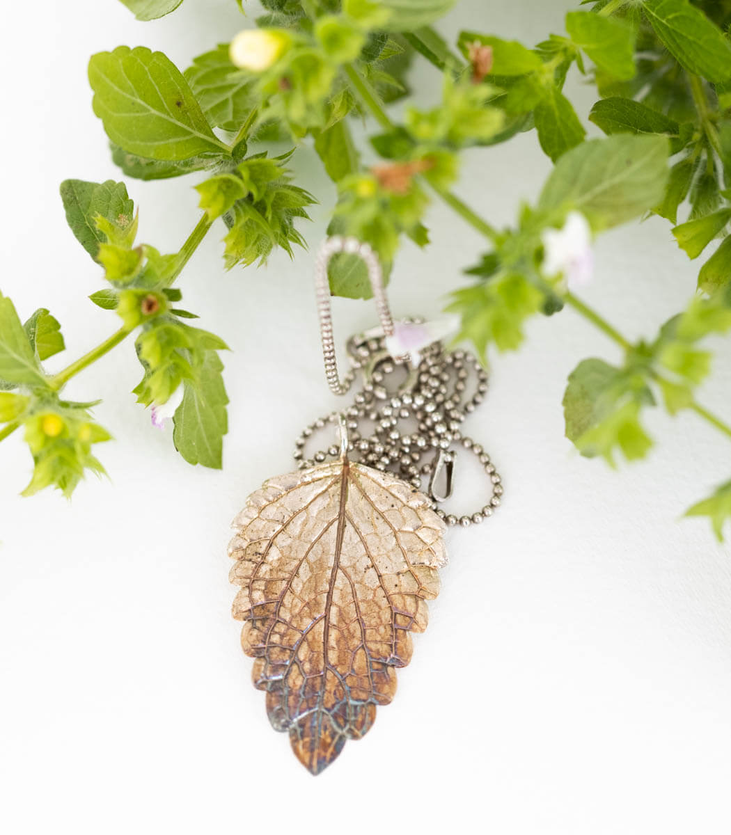 Silber Melisse Kette – zweites Unikat am Hals, feiner Naturschmuck Anhänger von goodrun