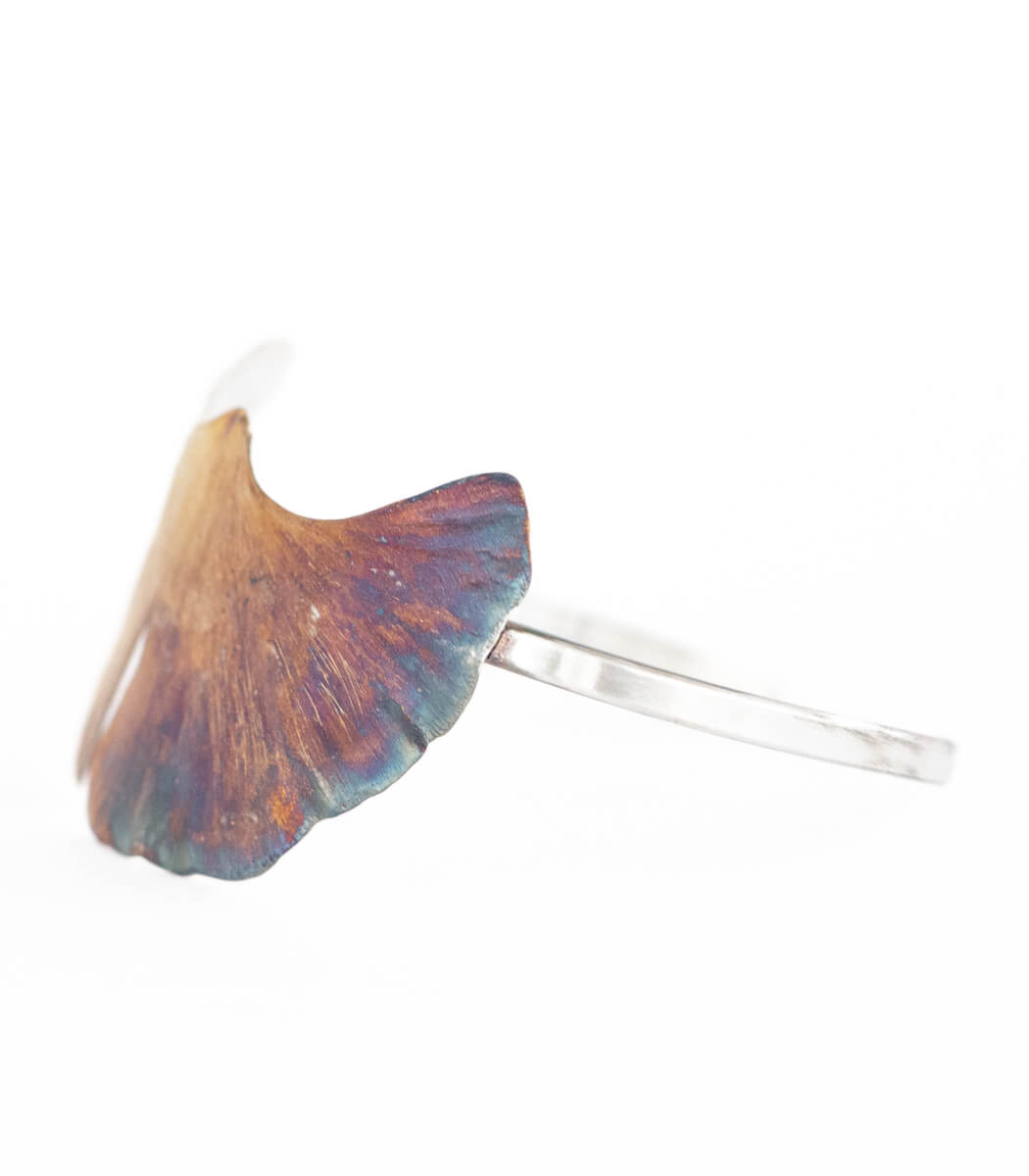 Silber Armspange Ginkgo – Gesamtansicht, fairer Schmuck aus Recyclingsilber goodrun