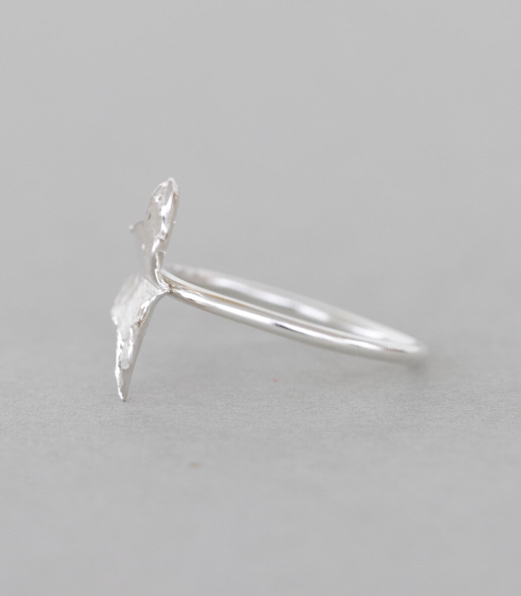 Silber Ring Efeublatt Gr. 57 – am Finger getragen, Naturschmuck Unikat goodrun