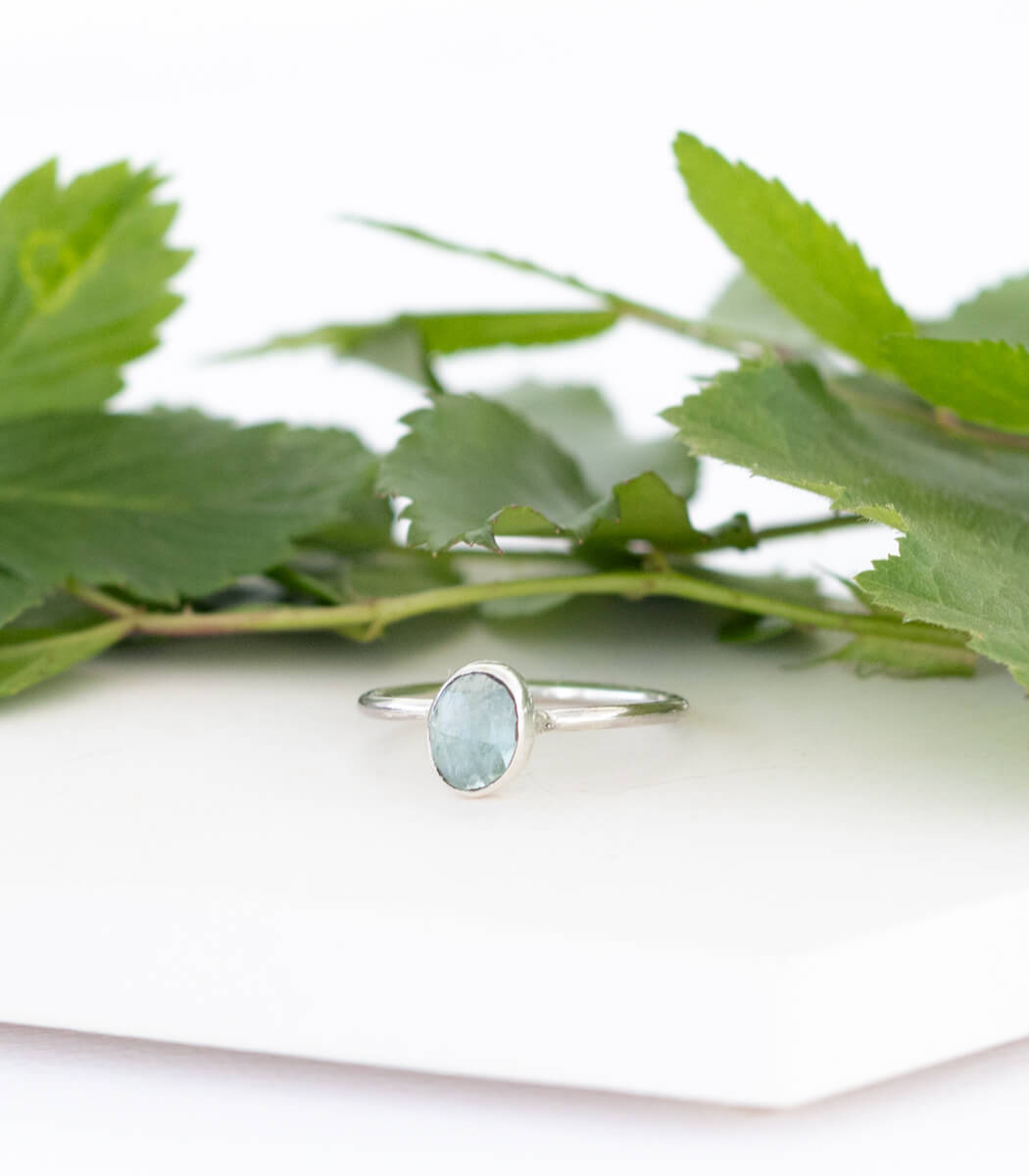 Kyanit wasserblau Ring aus Recyclingsilber, Gr. 57, handgefertigt, Unikat – goodrun