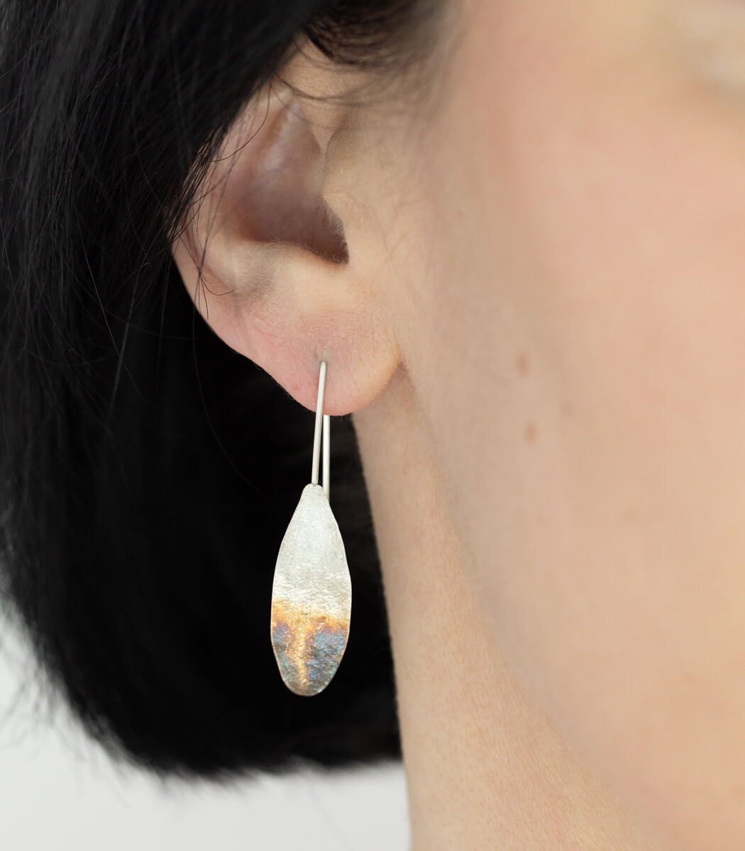Silber Ohrhänger Mistel – Detailansicht Mistelbeeren und Blätter, Naturschmuck goodrun