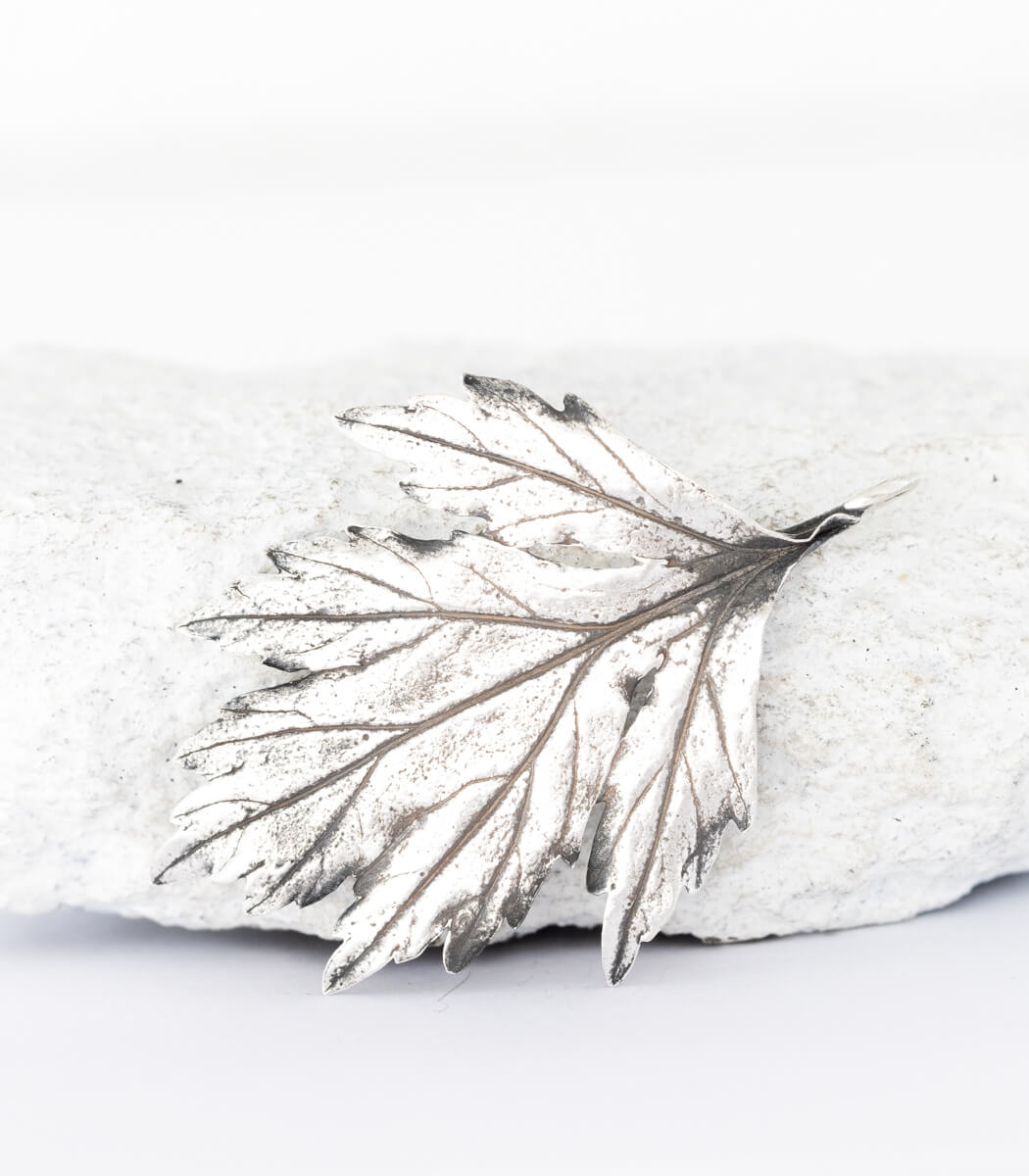 Silber Anhänger Beifüß – getragen als Halskette, Naturschmuck Unikat von goodrun
