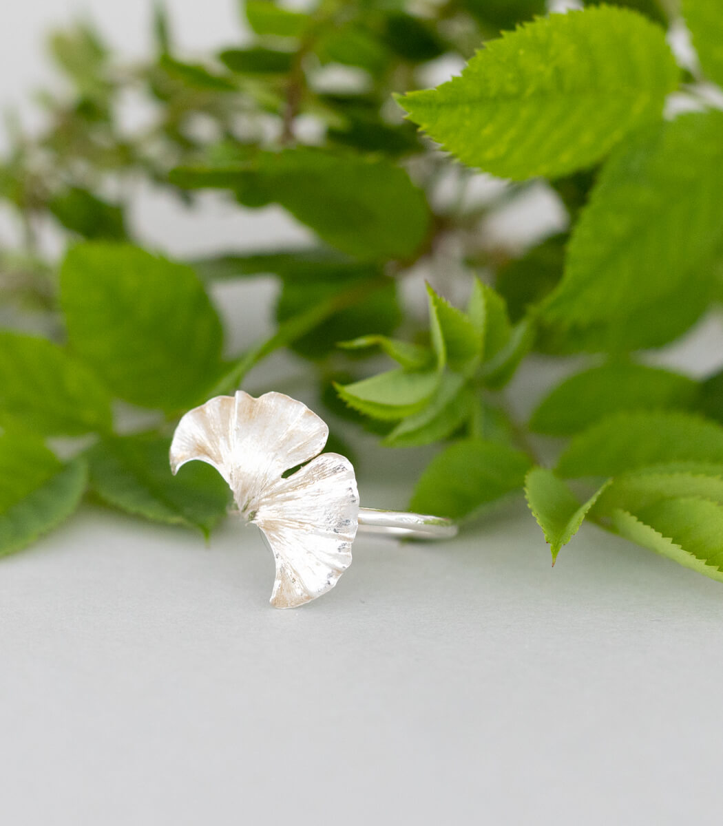 Leaf ring made from a real leaf – crafted to your choice
