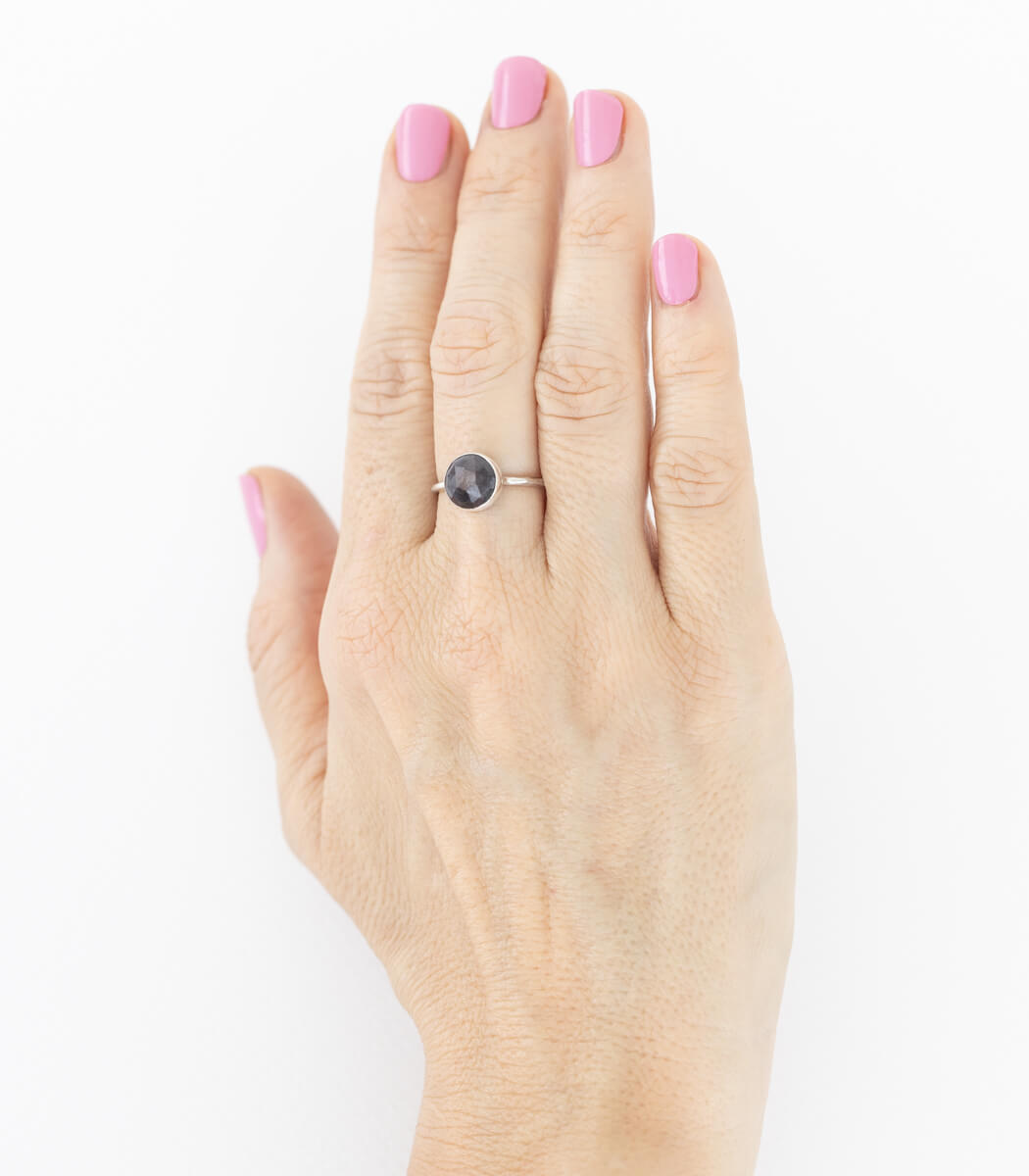 Stern Saphir Ring Silber Gr. 58, Detailansicht Sterneffekt, Naturschmuck – goodrun