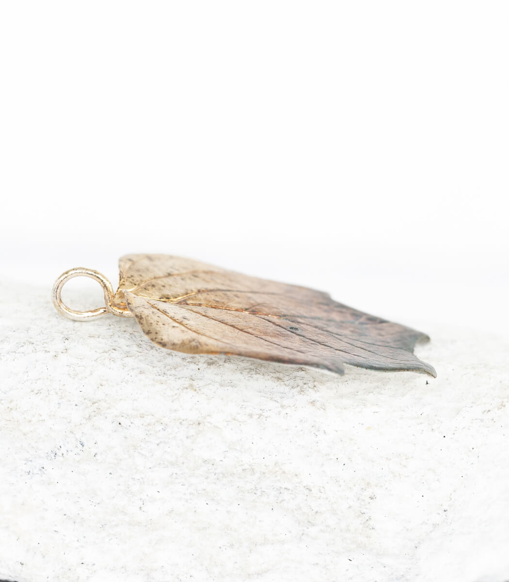 Silber Anhänger Tulpenbaum – drittes Stück Rückseite, Naturschmuck Einzelstück aus Recyclingsilber