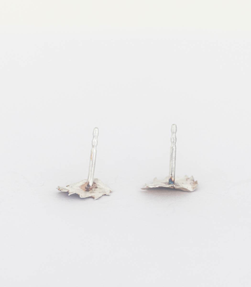 Erdbeere Ohrstecker Silber – Größenvergleich, süßer Naturschmuck Ohrstecker aus Recyclingsilber