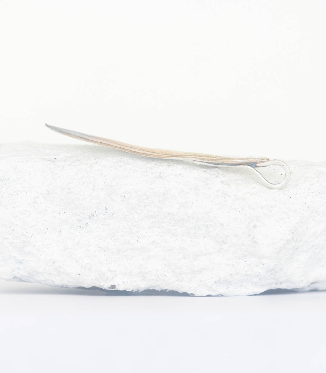 Olivenblatt Silber Anhänger – Detailansicht Öse, handgefertigtes Naturschmuck Unikat goodrun
