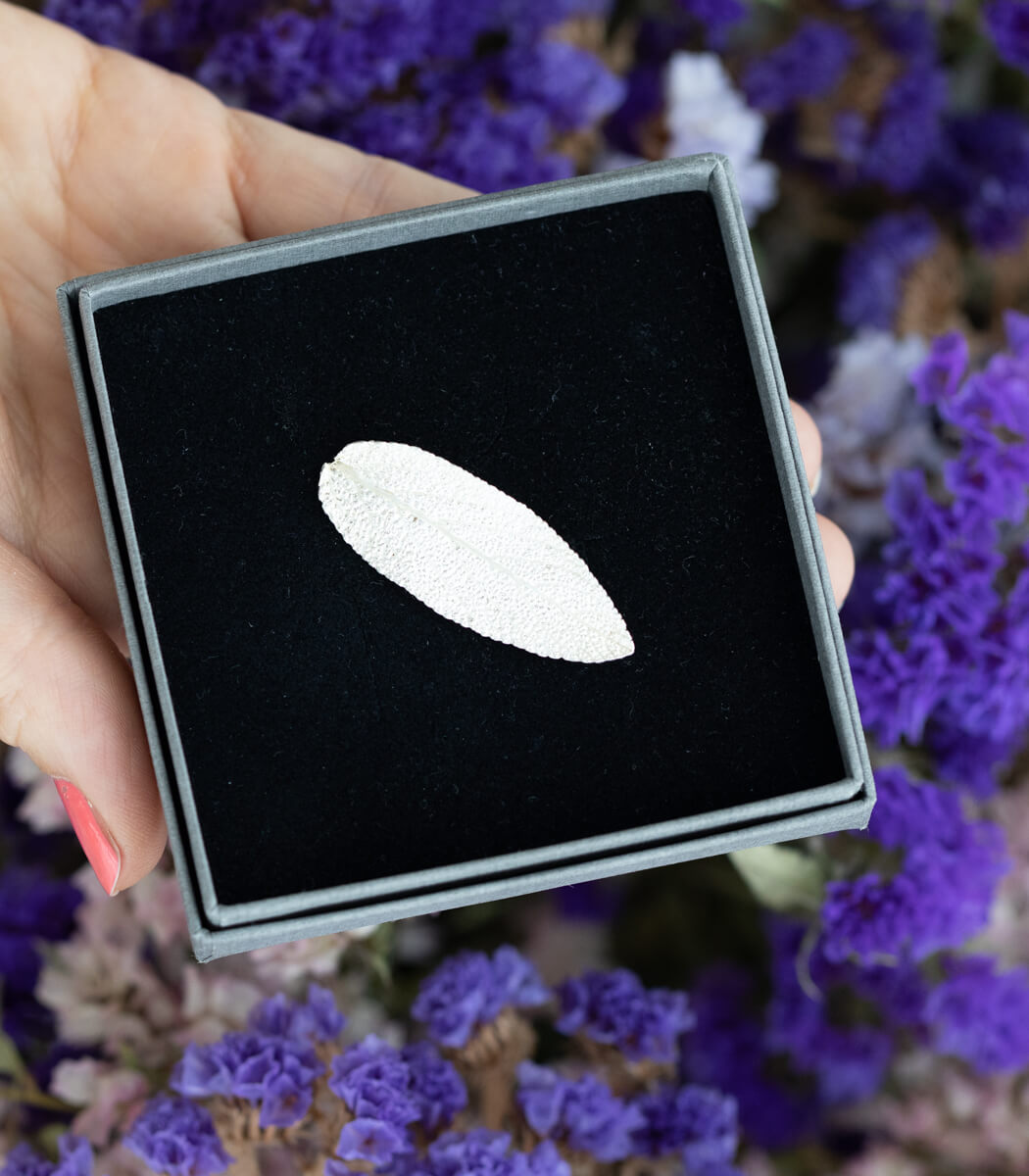 Salbeiblatt Silber Brosche – drittes Unikat getragen, Naturschmuck Brosche von goodrun