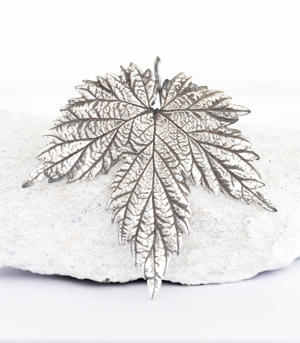Silber Anhänger Hopfenblatt drittes Unikat – handgefertigter Naturschmuck aus echtem Hopfenblatt goodrun