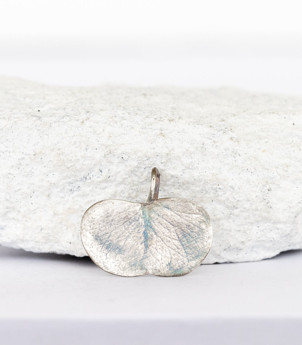 Silber Anhänger Eukalyptus – handgefertigter Naturschmuck aus echtem Eukalyptusblatt, Recyclingsilber – goodrun