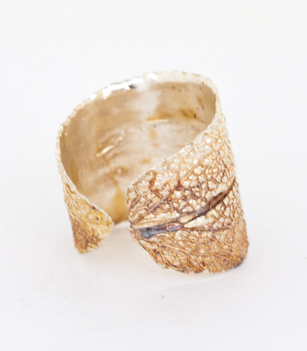 Salbeiblatt Silber Ring Gr. 53 getragen – Naturschmuck Ring am Finger, handgefertigtes Unikat