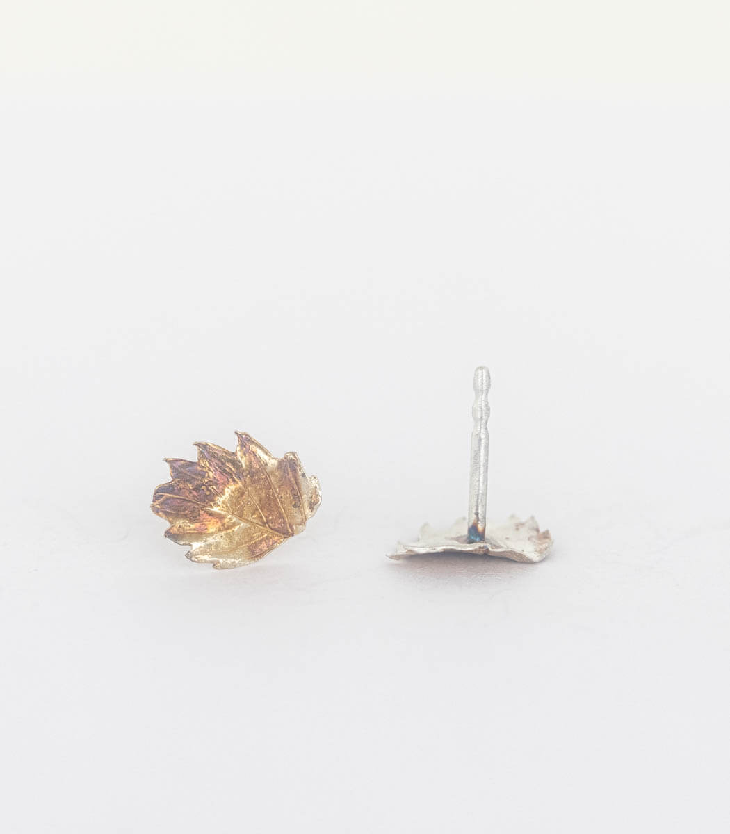 Silber Ohrstecker Erdbeere – Rückseite mit Schmetterlingsverschluss, Naturschmuck Unikat