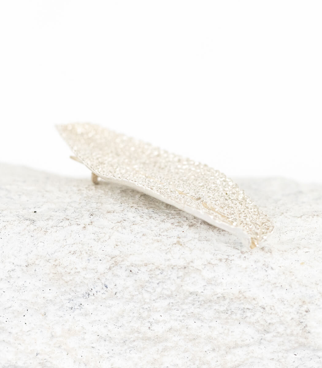 Silber Brosche Salbeiblatt – drittes Stück Rückseite mit Stecknadel, Naturschmuck Einzelstück