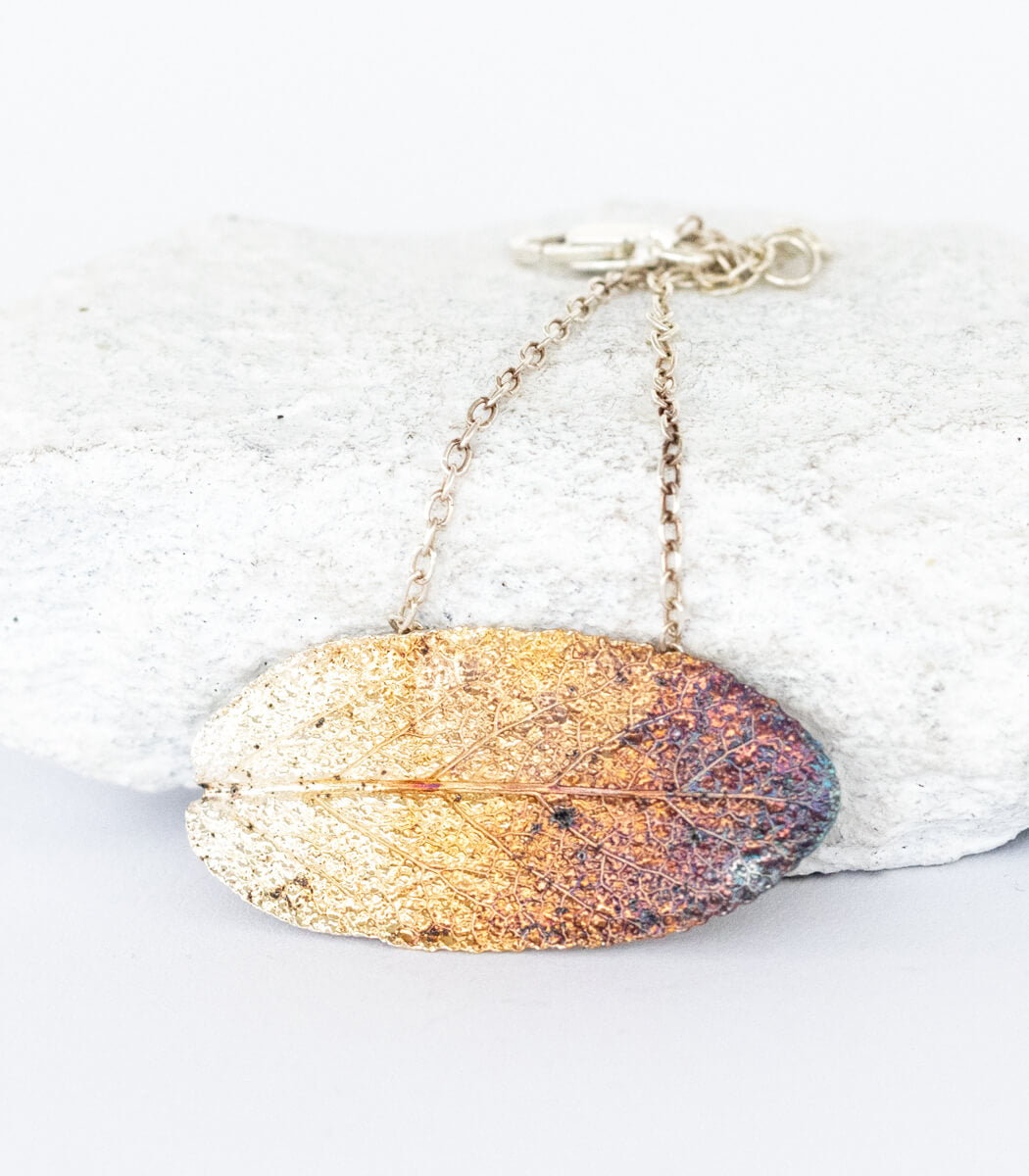 Silber Armband Salbeiblatt – Größenvergleich, handgefertigtes Naturschmuck Einzelstück von goodrun