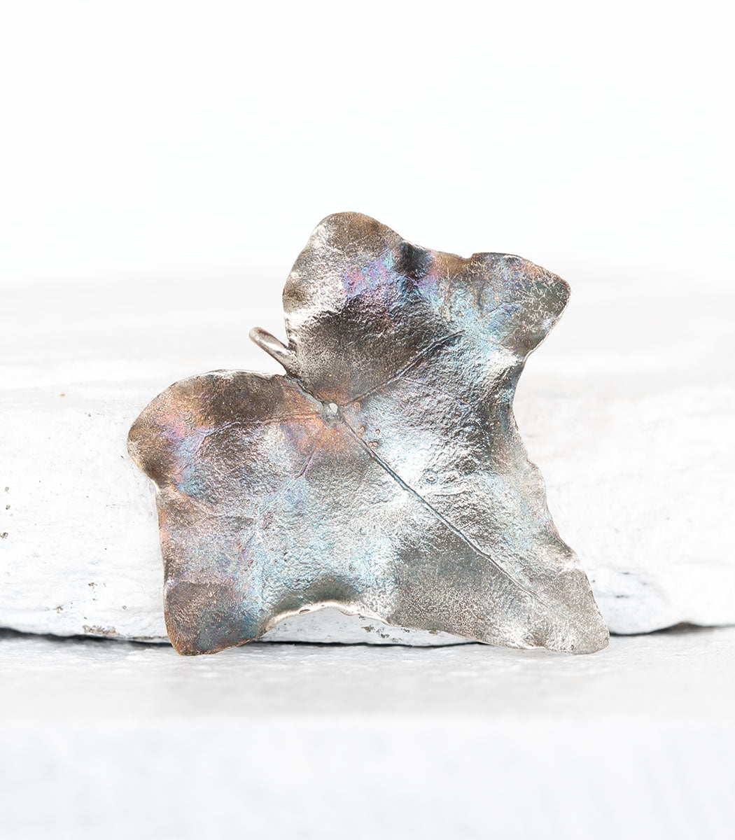 Silber Anhänger Efeublatt – handgefertigter Naturschmuck aus echtem Efeublatt, Recyclingsilber – goodrun